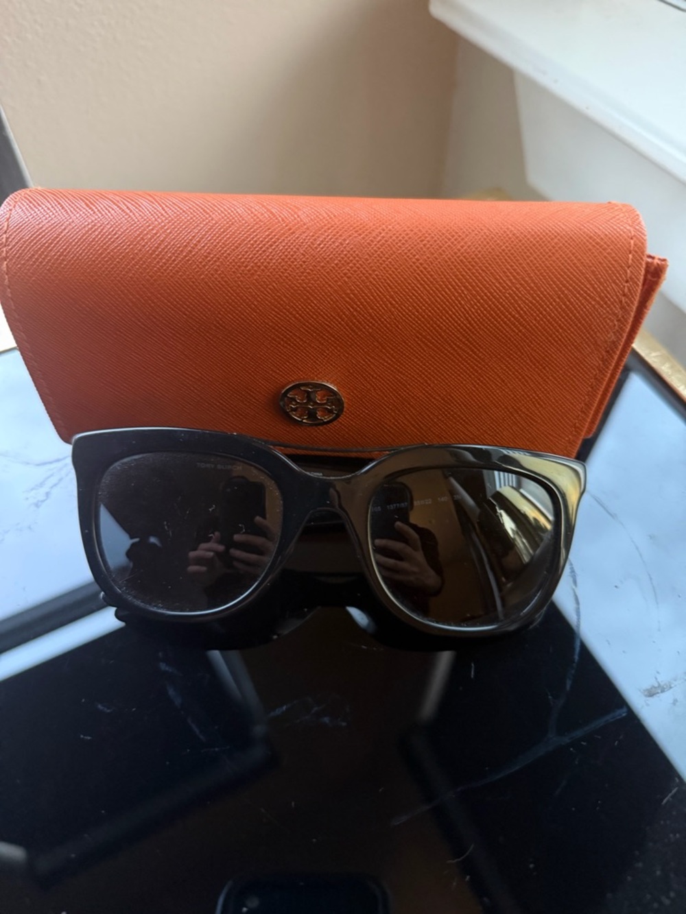 Tory Burch Black Round Sunglasses